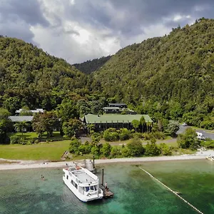 https://lakes-lodge-okataina.rotoruahotelsnz.com